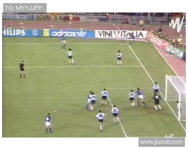 模仿足球明星长传技巧的年轻球员如何提升自己的比赛表现与技术水平